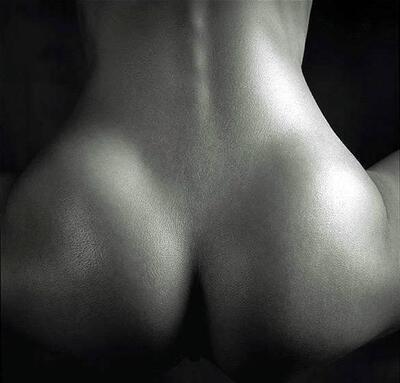 Imagem marcada com: Black and White, Ass - Butt