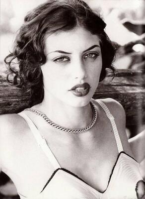 Imagem marcada com: Black and White, Safe for work