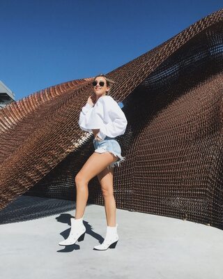 Imagem marcada com: American, Blonde, Cindy Prado