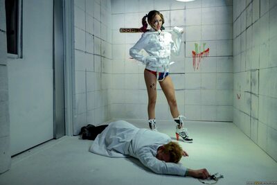 Imagem marcada com: American, Brazzers.com, Brunette, Riley Reid, Sexy Wallpaper