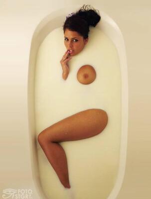 Imagem marcada com: Bath, Brunette
