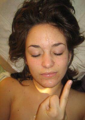 Imagem marcada com: Brunette, Cumshot, Facial