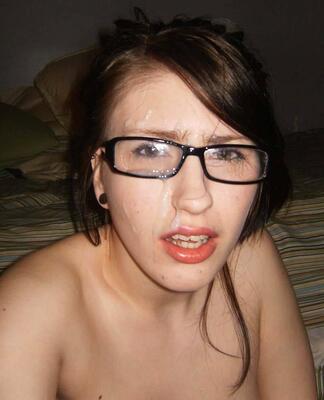 Imagem marcada com: Brunette, Cumshot, Facial