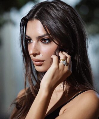 Imagem marcada com: American, Brunette, Emily Ratajkowski, Eyes, Cute, Safe for work