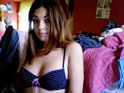 Imagem marcada com: Brunette, Lingerie