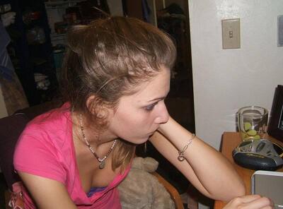 Imagem marcada com: Brunette