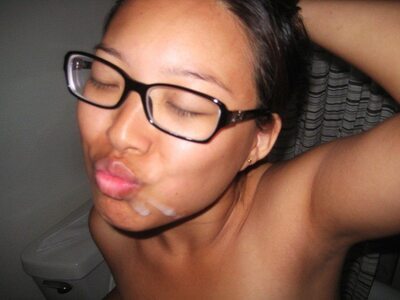 Imagem marcada com: Cumshot, Brunette, Facial