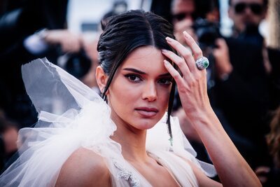 Imagem marcada com: Kendall Jenner, Brunette, American, Celebrity - Star, Safe for work