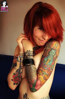 Imagem marcada com: Piercing, Redhead, Tattoo