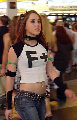 Imagem marcada com: Redhead, Skinny, Piercing, Safe for work