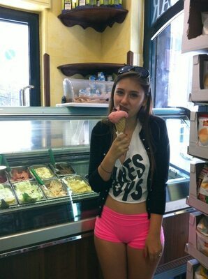 Imagem marcada com: Safe for work