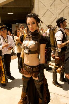 Imagem marcada com: Skinny, Brunette, Cosplay, Tummy