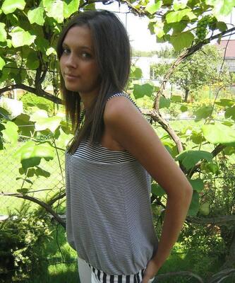 Imagem marcada com: Skinny, Brunette, Safe for work