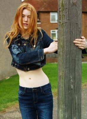 Imagem marcada com: Skinny, Redhead, Tummy