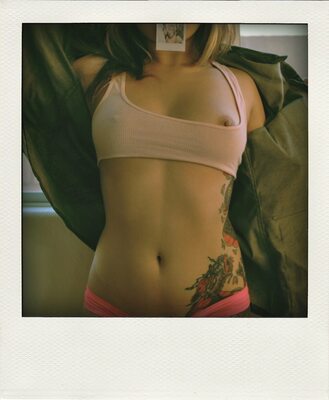 Imagem marcada com: Tattoo, Tummy